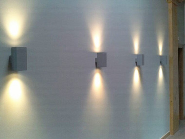 Reforma completa de agroturismo. Instalación de luces indirectas.